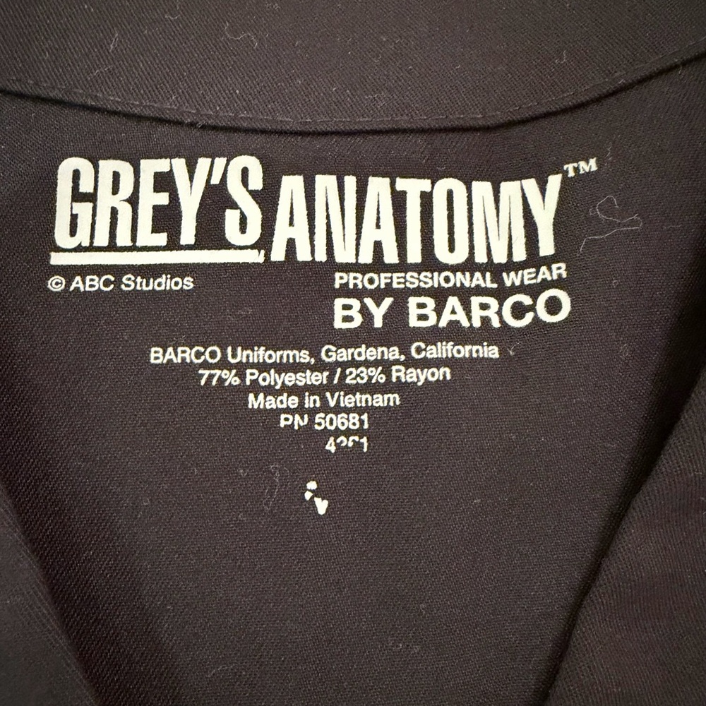 Grey’s Anatomy Scrub Jacket - Picture 7 of 8